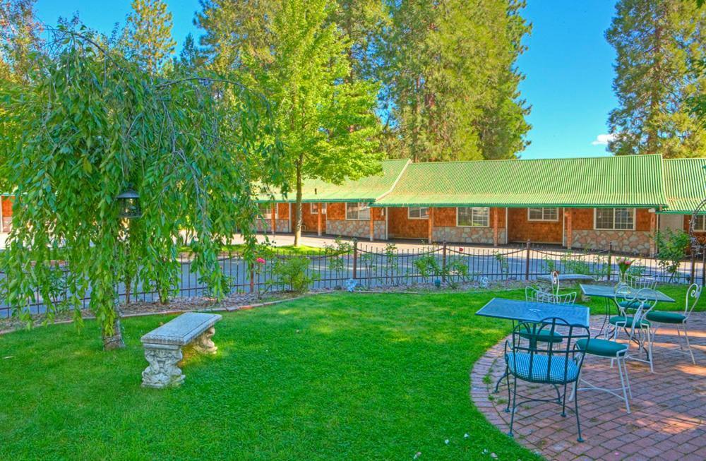 Strawberry Valley Inn Mount Shasta Exteriér fotografie